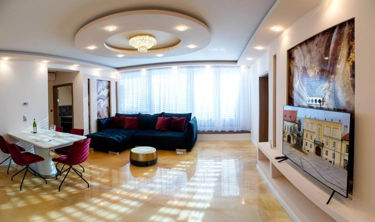 Dream Apartman 1 With Free Parking Gyor Exterior photo